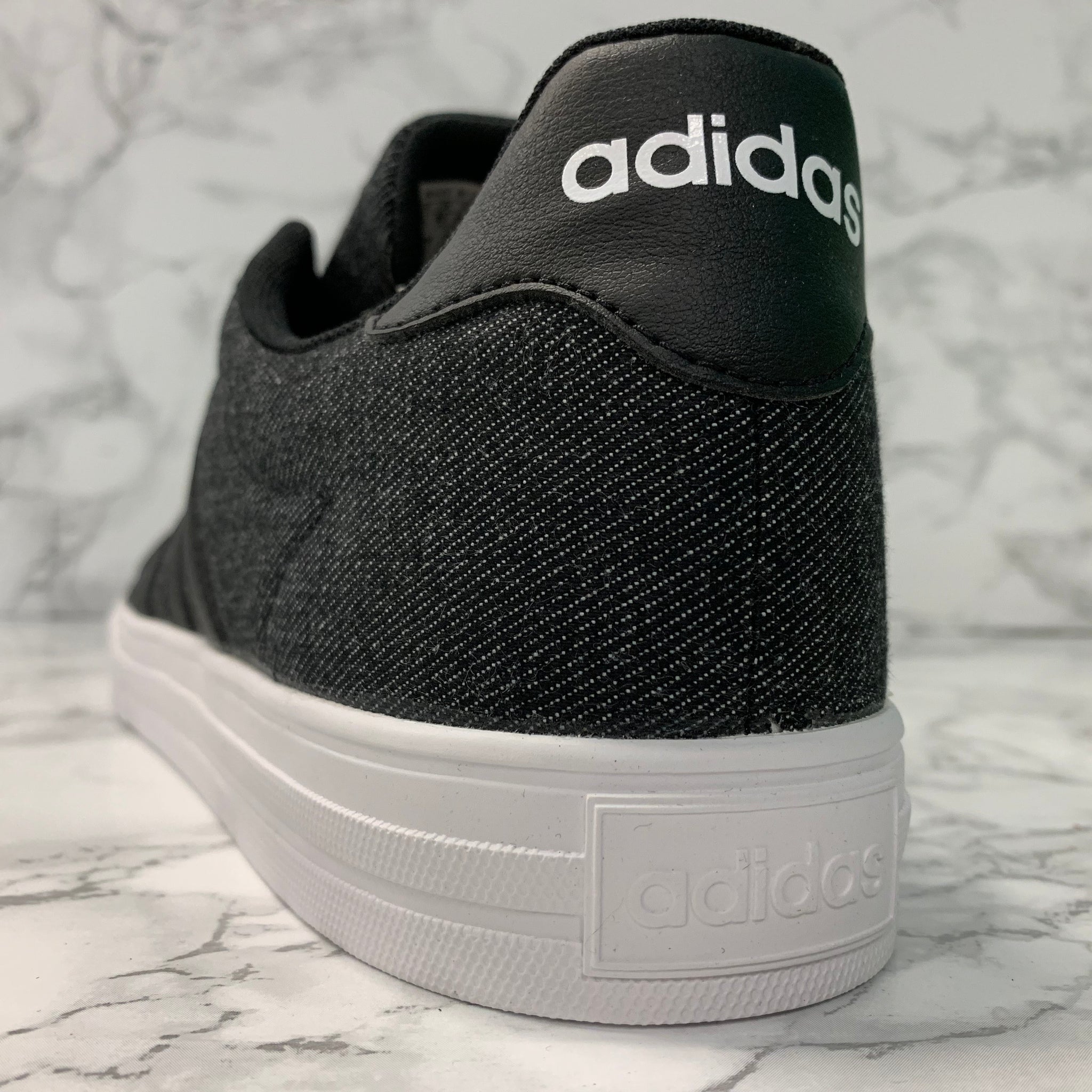 db0284 adidas