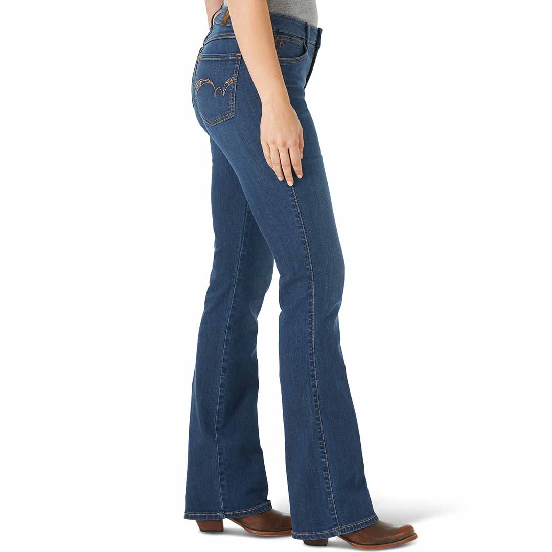 Wrangler Women's Aura Slimming Straight Leg Jeans | Lammle's