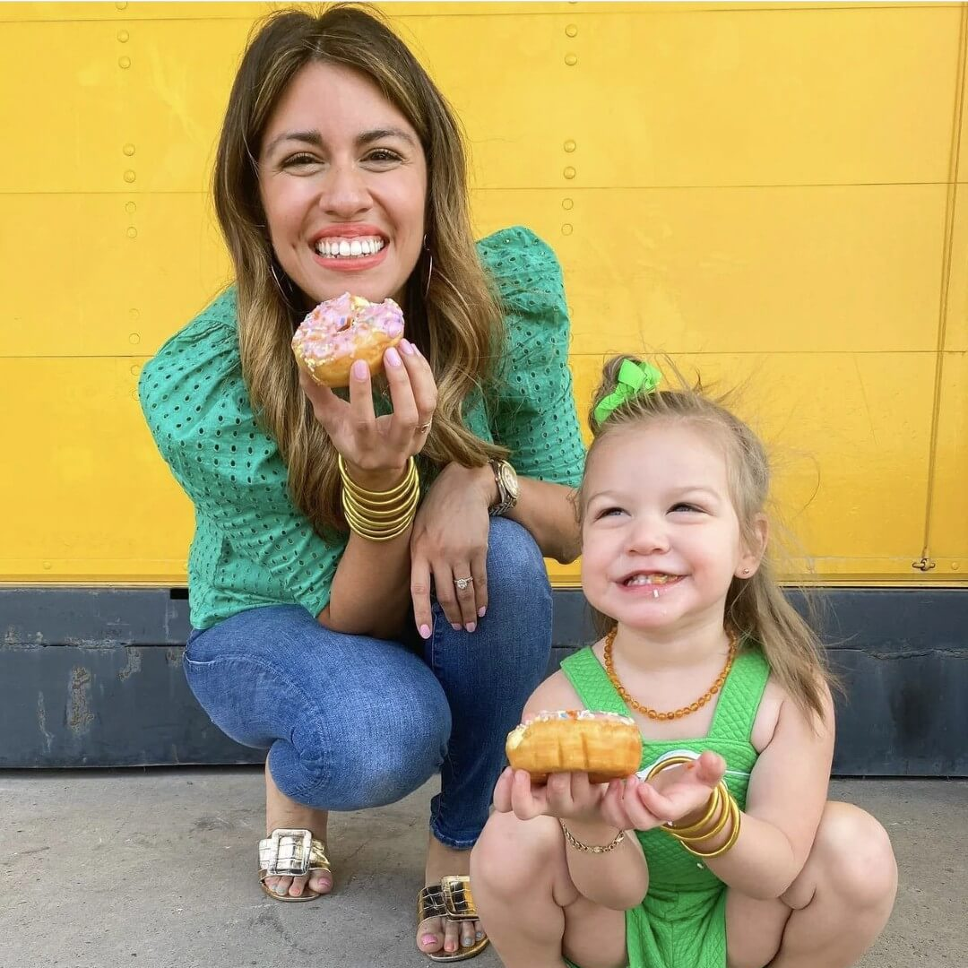 Image de Desi Dietz avec sa fille Cami portant BuDhaGirl Bracelet