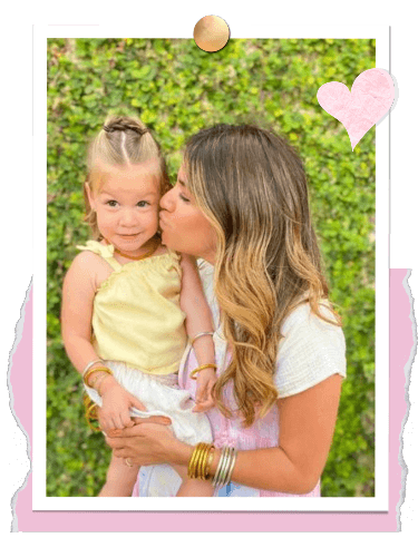 Desirae Dietz kissing her daughter Camila | BuDhaGirl