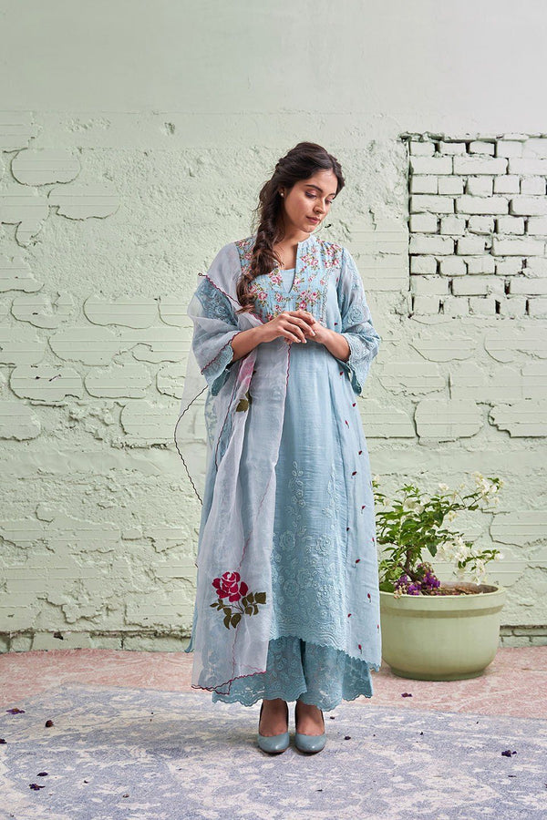 Embroidered Kurta Pant Set With Dupatta – Gulabi Silk