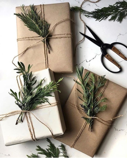 sustainable holidays gift wrapping