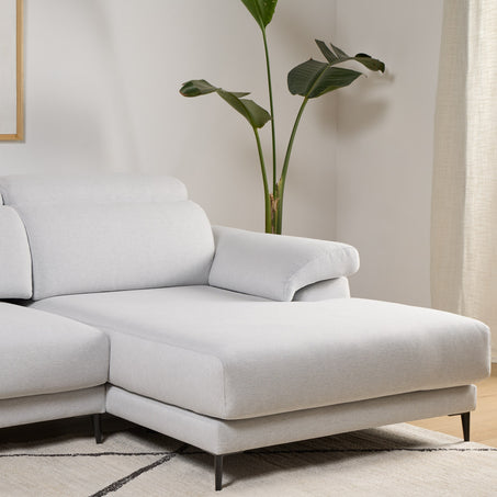 Sofa-deslizante-Negara-pata-hierro-detalle-chaise-longue.jpg__PID:91d25aa0-42a0-4900-aeba-caa433c1882e