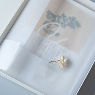 Picture of "Yorisou Tsukihi" by Fumi Kotani Gift Wrapping