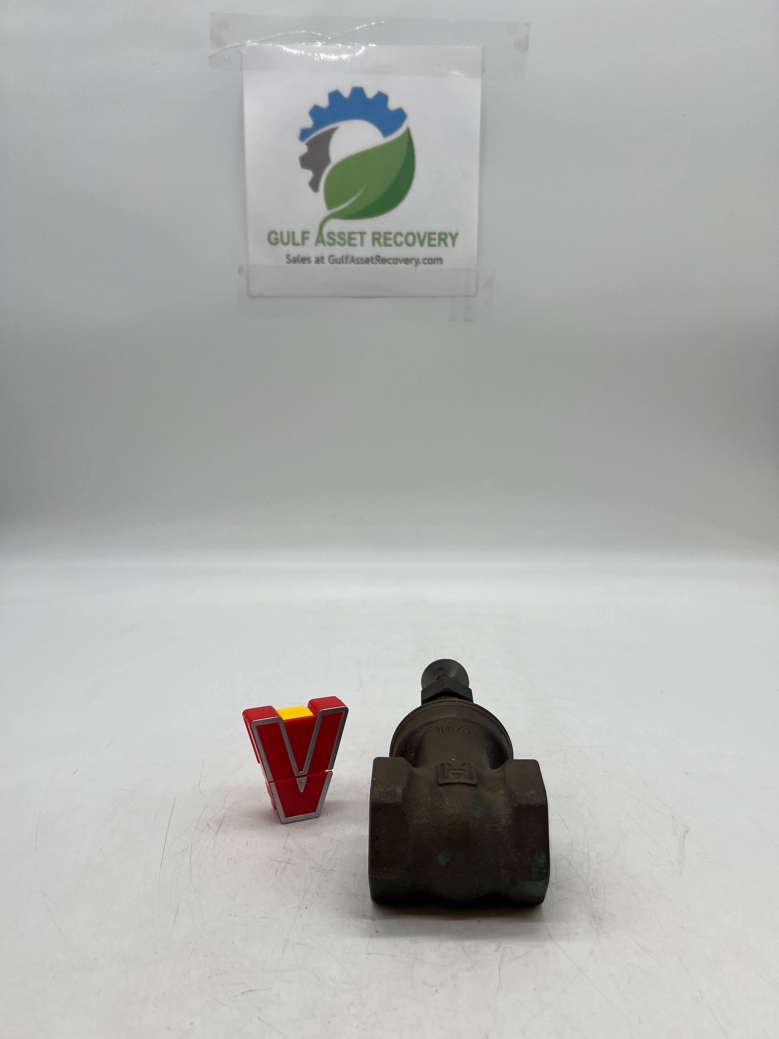 Milwaukee Valve 105 1-1/4" Brass Gate Valve Threaded 125-SWP 200WOG (No Box)