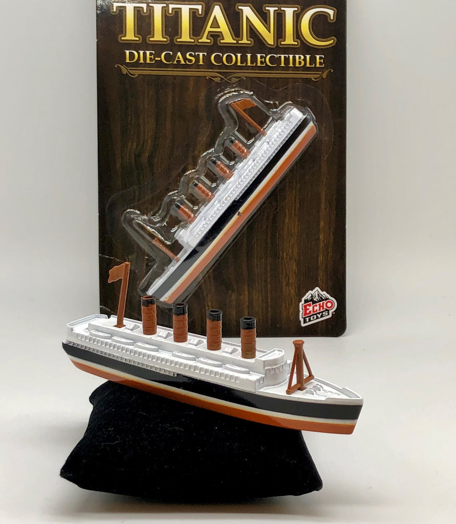 floating titanic toy