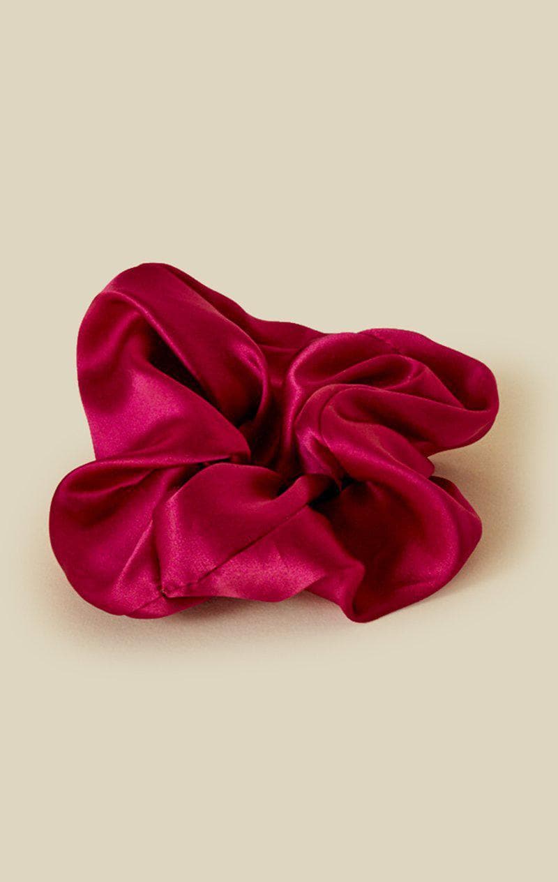 IM WITH THE BAND SILK SCRUNCHIE - FUSCHIA