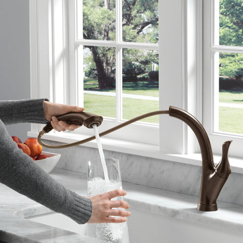 Pull-out kitchen faucet