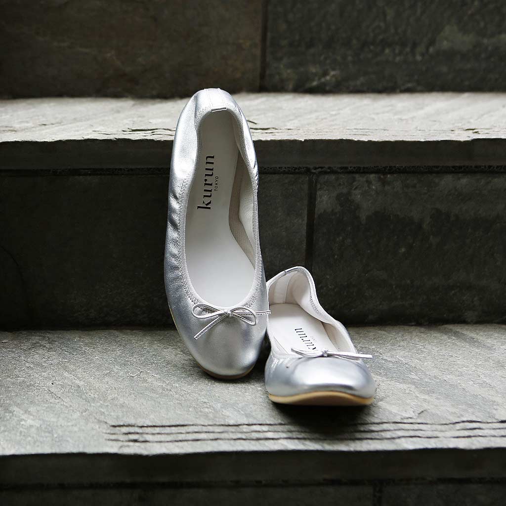 kuruntokyo ballet shoes brand recommended easy to wear comfortable popular silver size bare feet socks