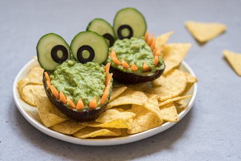 Picky eater food list: guacamole plated as a cute alligator