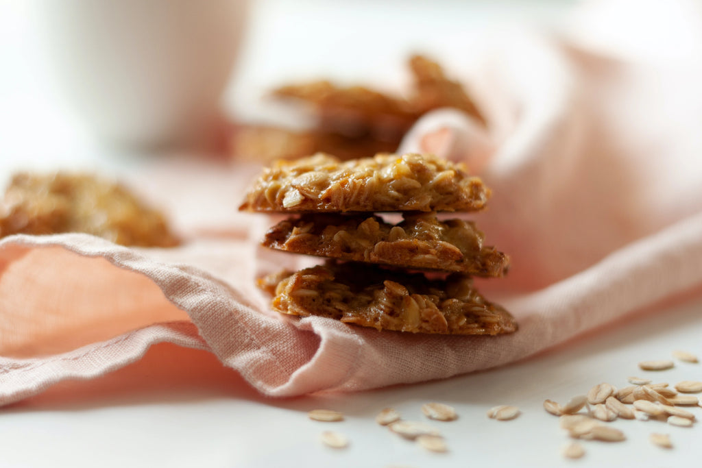 NO-BAKE OAT COOKIES