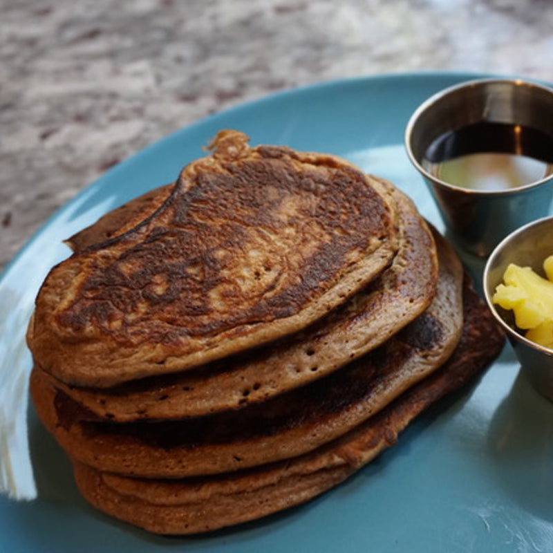 CHOCOLATE BANANA PROTEIN PANCAKES