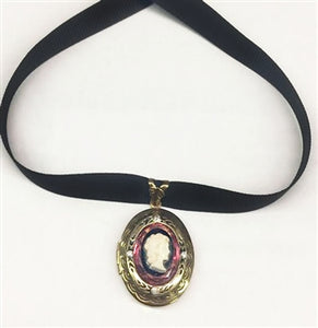 choker with locket