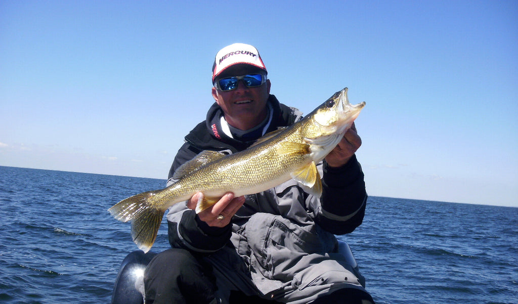 casting jigging ripping technique walleye fishing