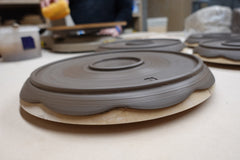 Clay plate with two foot rings