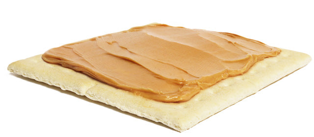 cracker with peanut butter