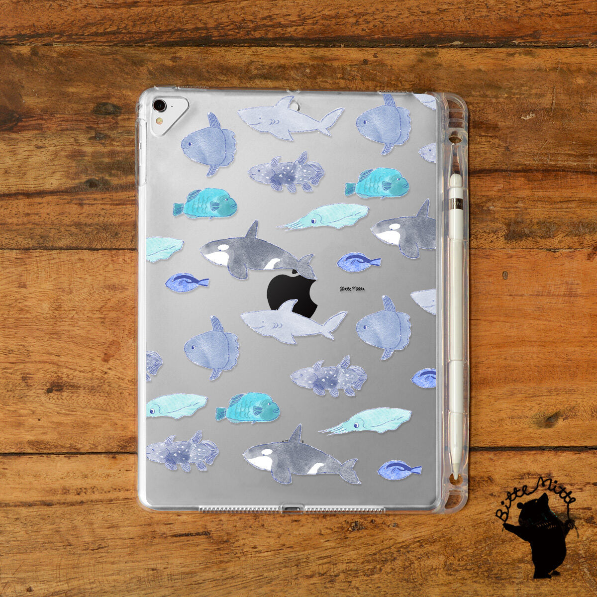 Ipad クリアケース ペン収納 カバー おしゃれ かわいい 夏 海 魚 名入れ スマホケースのcase Garden