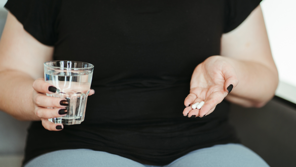 weight loss surgery patient taking a bariatric multivitamin