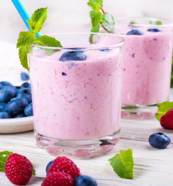 https://cdn.shopify.com/s/files/1/0090/1126/5595/products/Mixed-Berry-Sunburst-Smoothie.jpg?v=1642183865