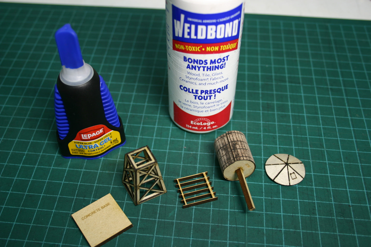 Weldbond Multi-Surface Glue, Bonds Most Anything. Non-Toxic Glue, Use as  Wood