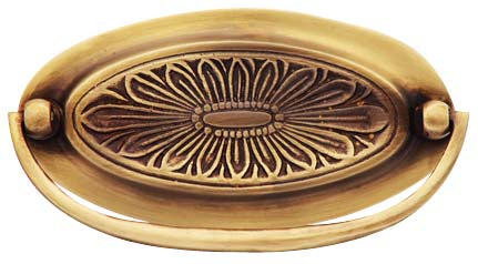 Hepplewhite - Oval Drop Pull in Antique Brass