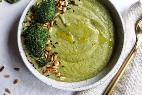 CREAMY BROCCOLI SPINACH CHEESE SOUP