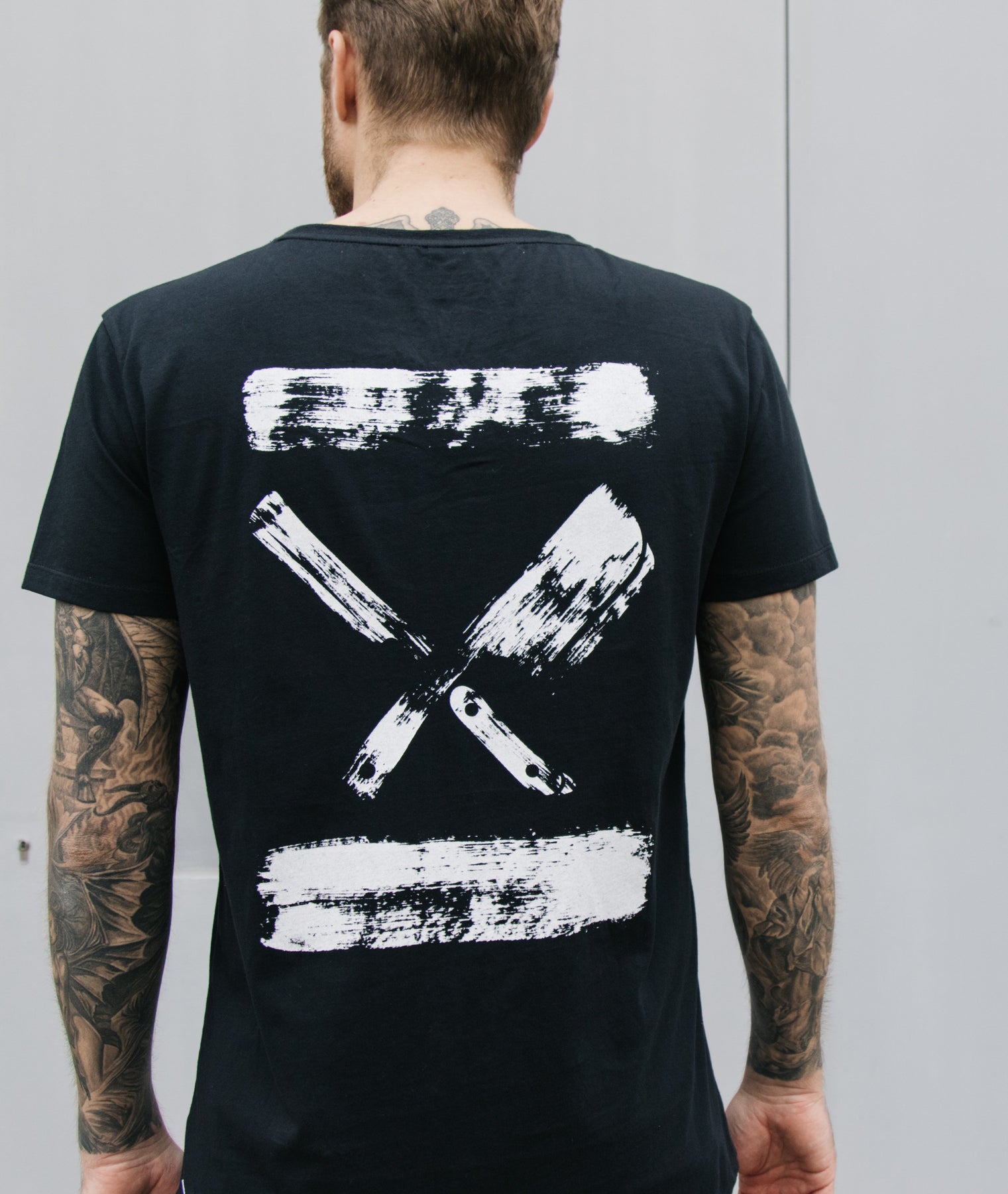 Blades Distorted People Butcher People | Neck – USA & Barber Black Distorted Cut T-Shirt