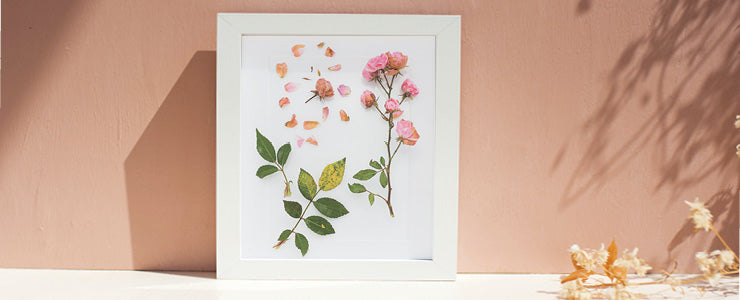 Photo frame dried flowers