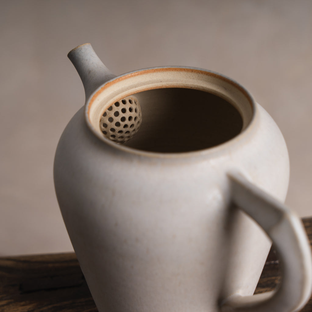 Handmade teapot by Okaueyakumo 丘上八雲