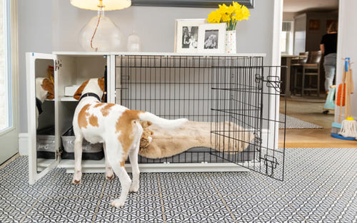 You can store all your dog's things in the Fido Studio wardrobe.