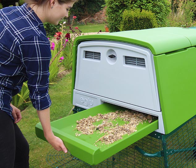 The Eglu Cube is quick and easy to clean with a slide out tray for collecting droppings