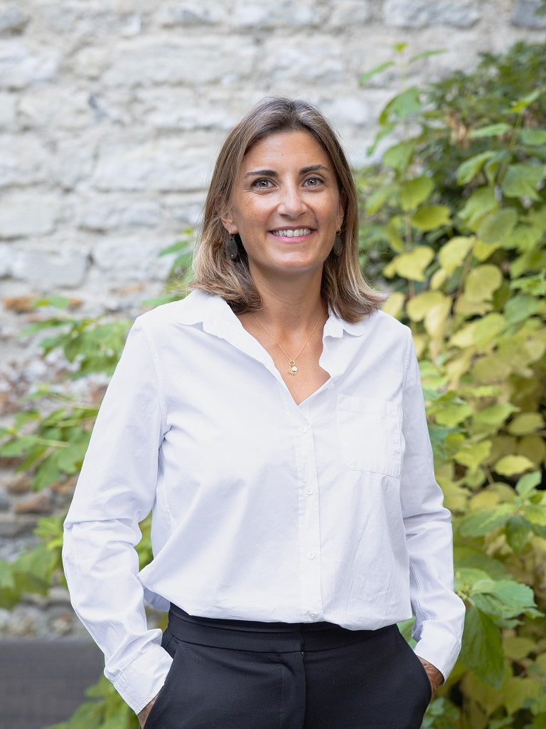 01-Portrait corporate-Cécile Guillou.jpg__PID:1712426f-1ff6-40ae-ae7b-a750860639b8