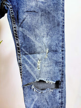 Charger l&#39;image dans la galerie, Jeans étroit troués et délavé
