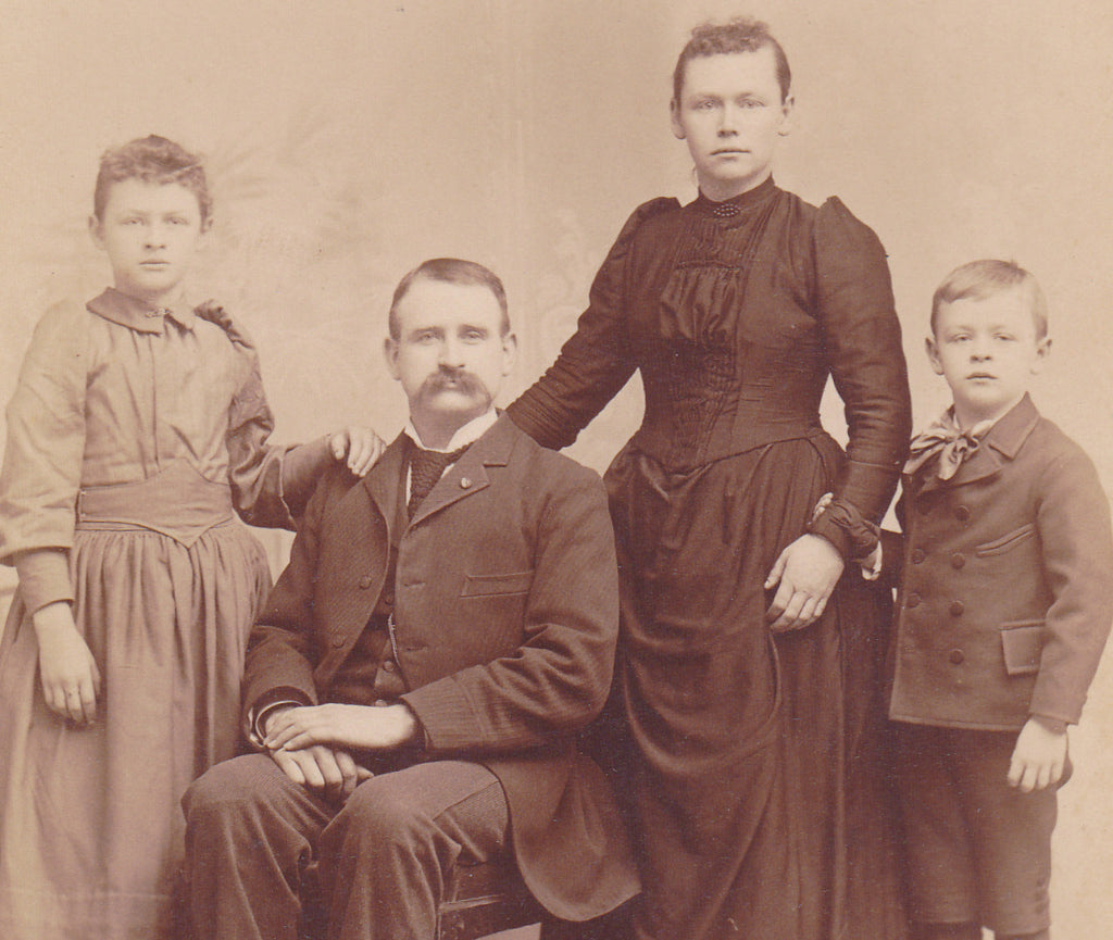 Victorian Family- 1800s Antique Photograph- 19th Century Portrait- Rea ...