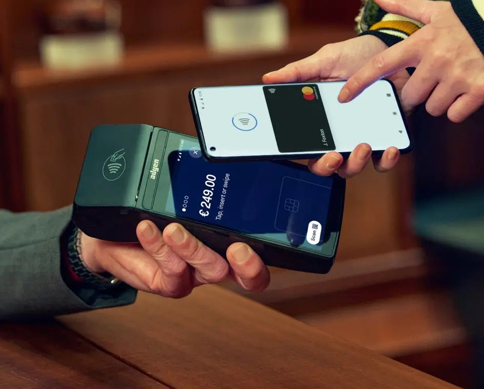 Adyen Card Reader S1F2 - External Card Reader