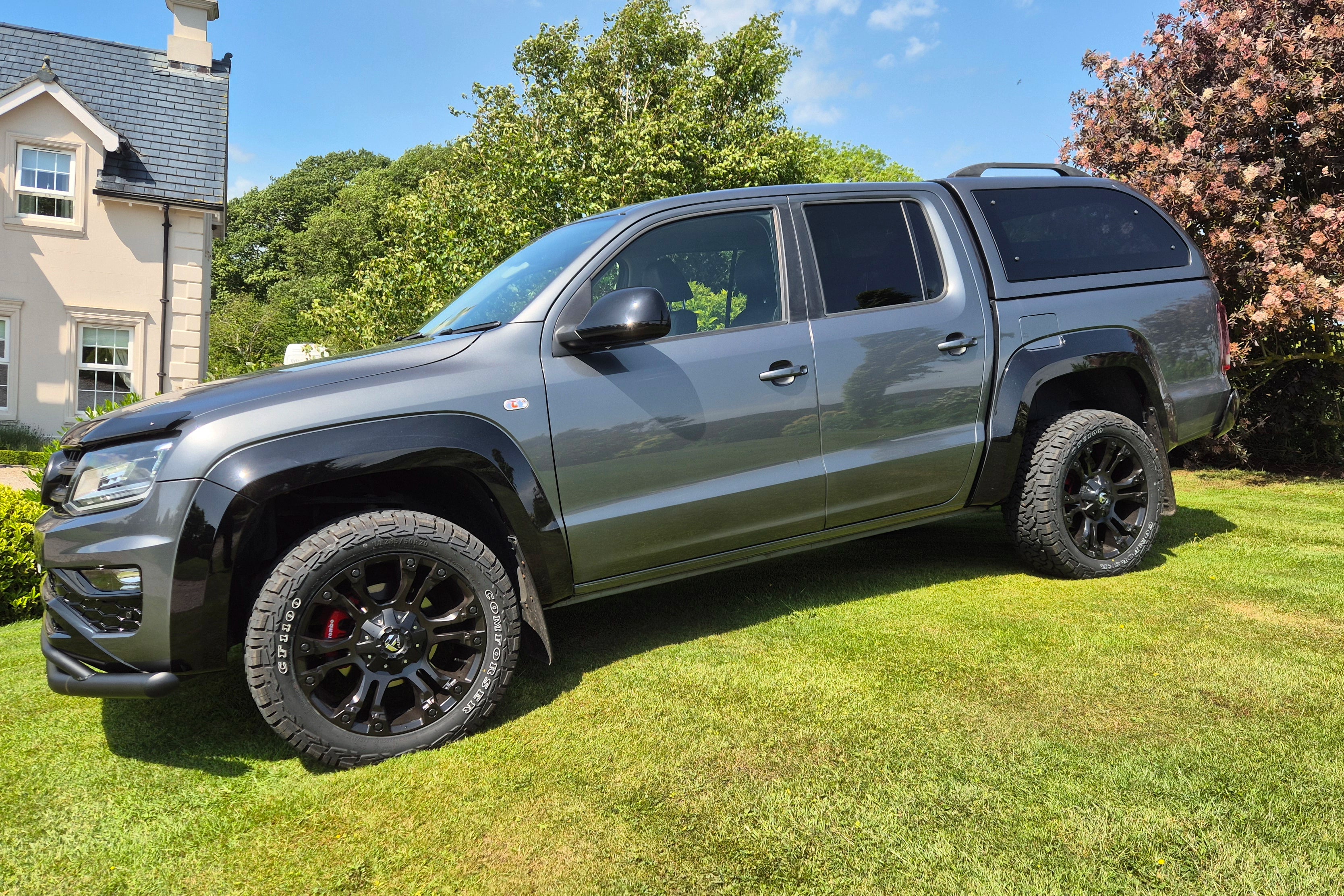 2018 Volkswagen Amarok fitted with 20" Fuel VAPOR wheels and 285/50R20 size tyres
