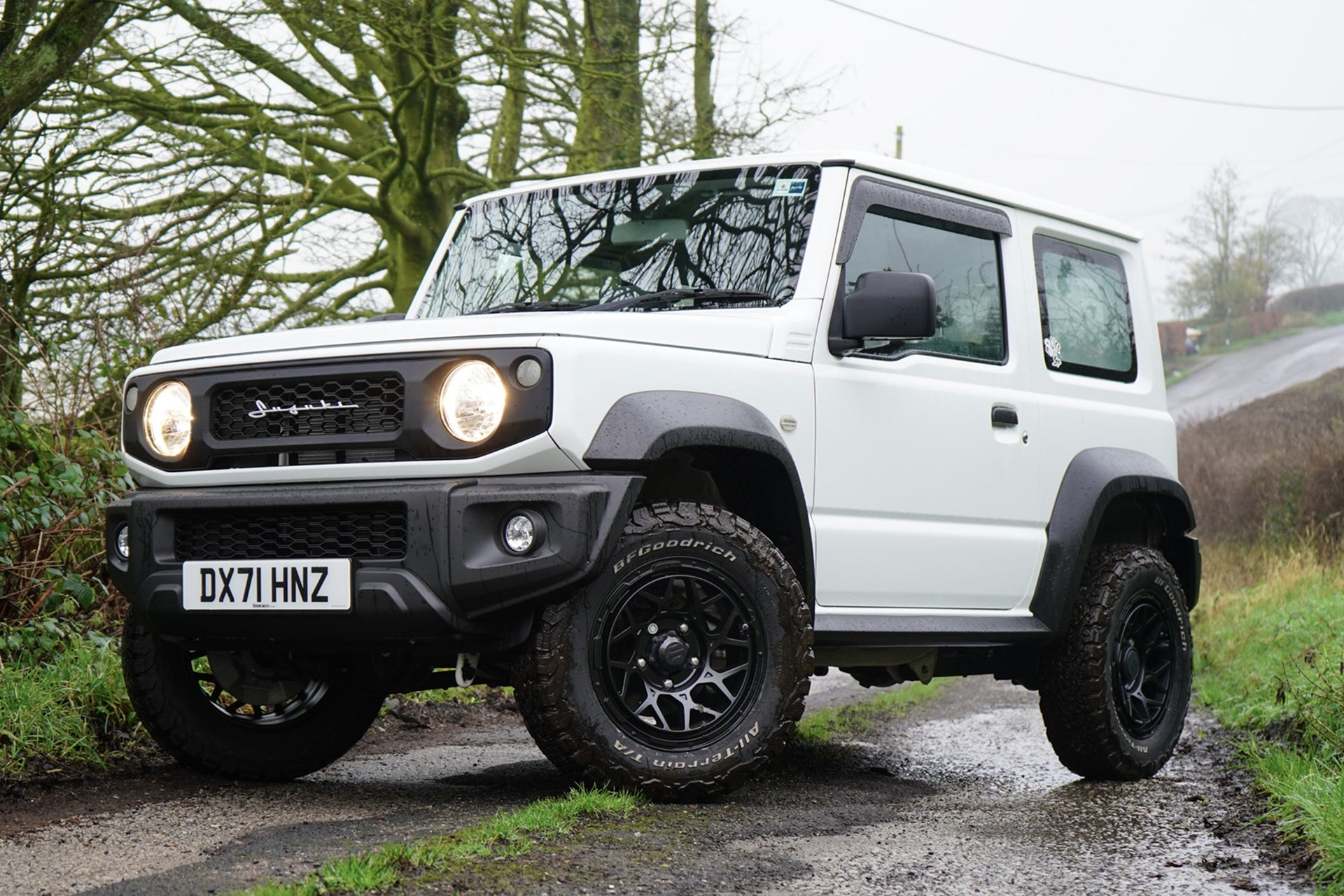 SUZUKI JIMNY (2018+) with MAGPIE M-01 WHEELS