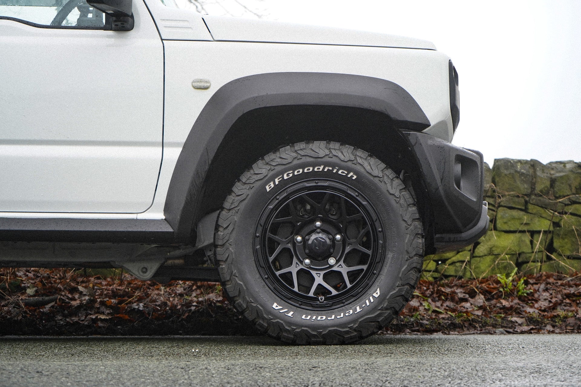 SUZUKI JIMNY (2018+) with MAGPIE M-01 WHEELS