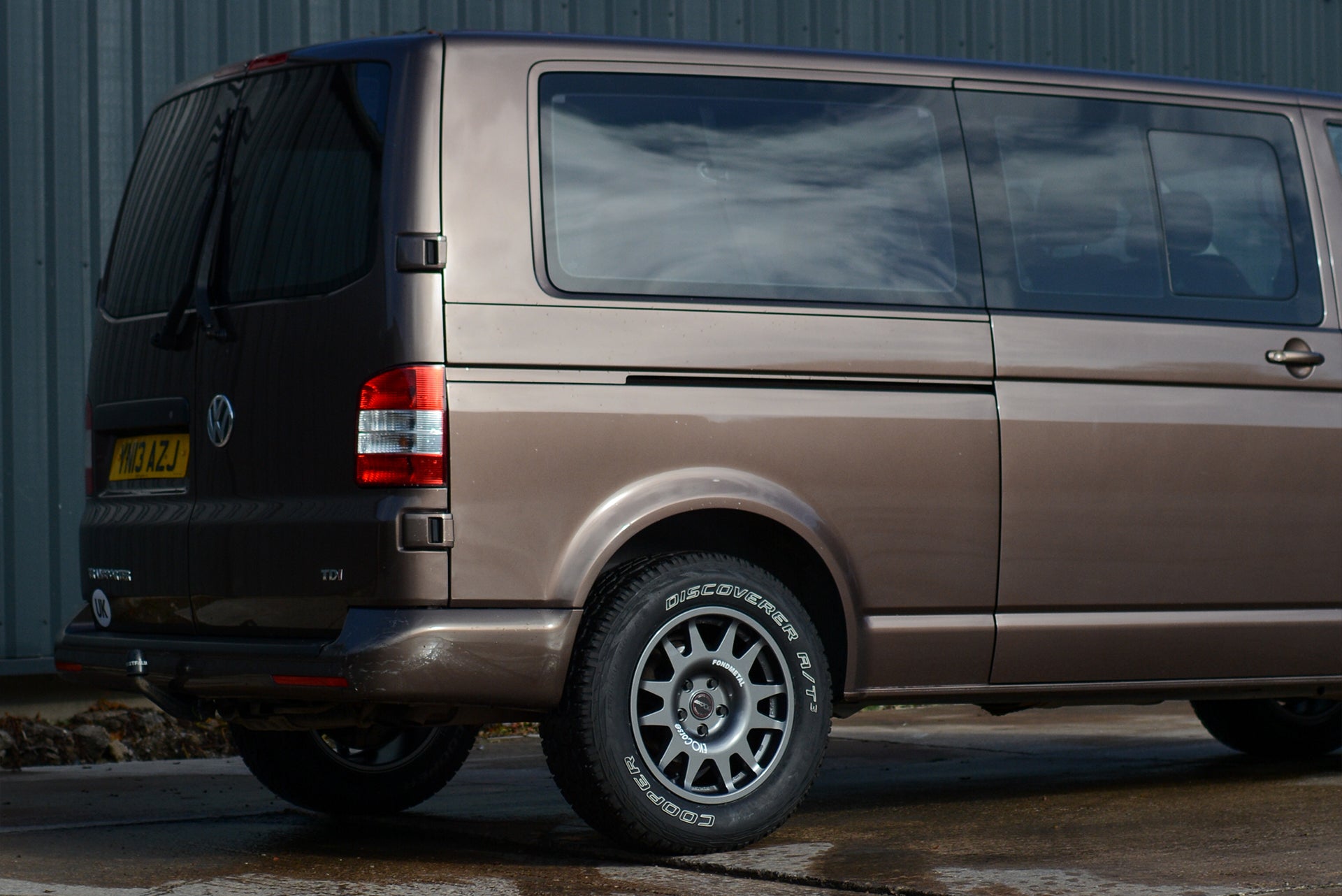 VW Transporter with EVO Corse DakarZero wheels.