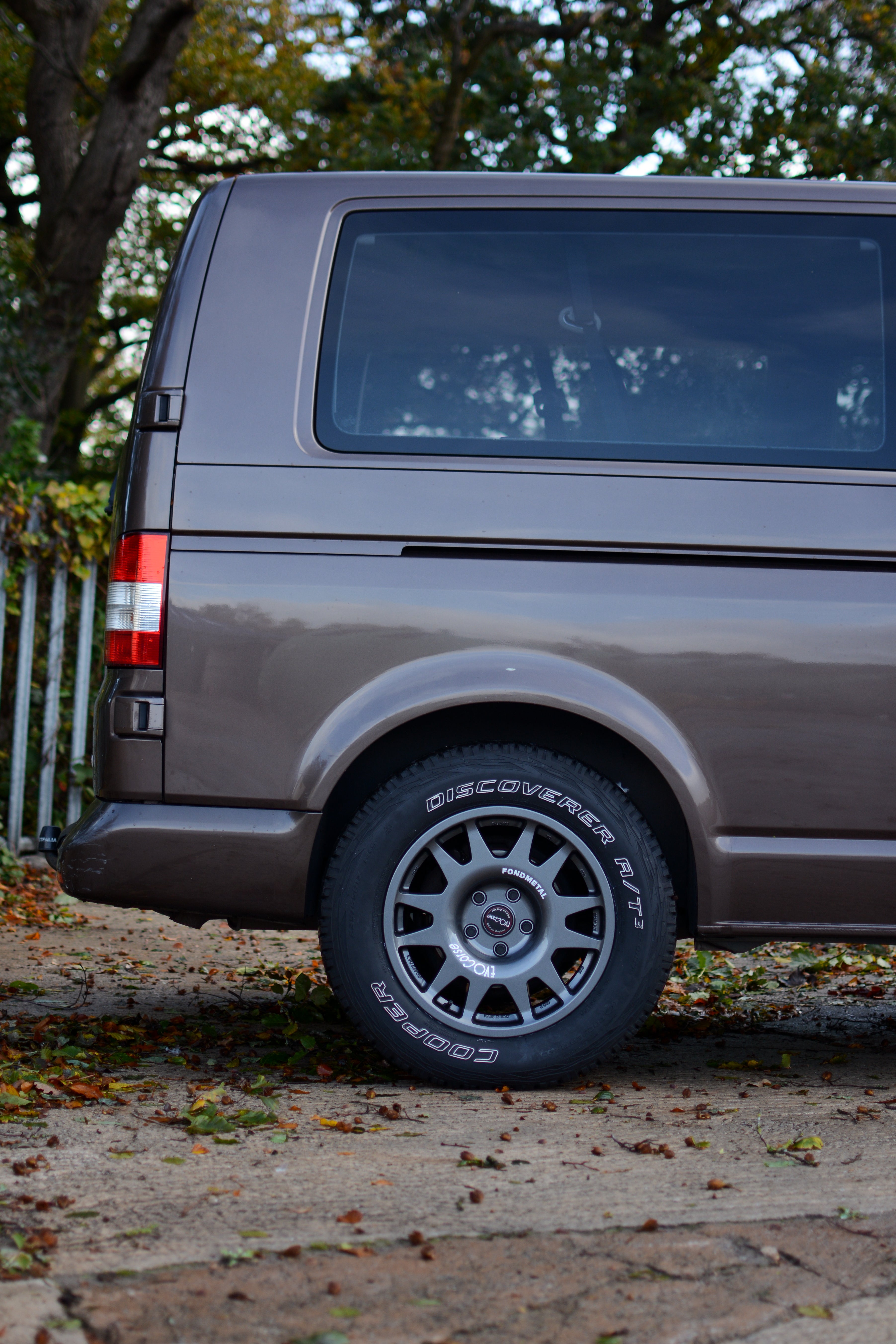 VW Transporter with EVO Corse DakarZero wheels.