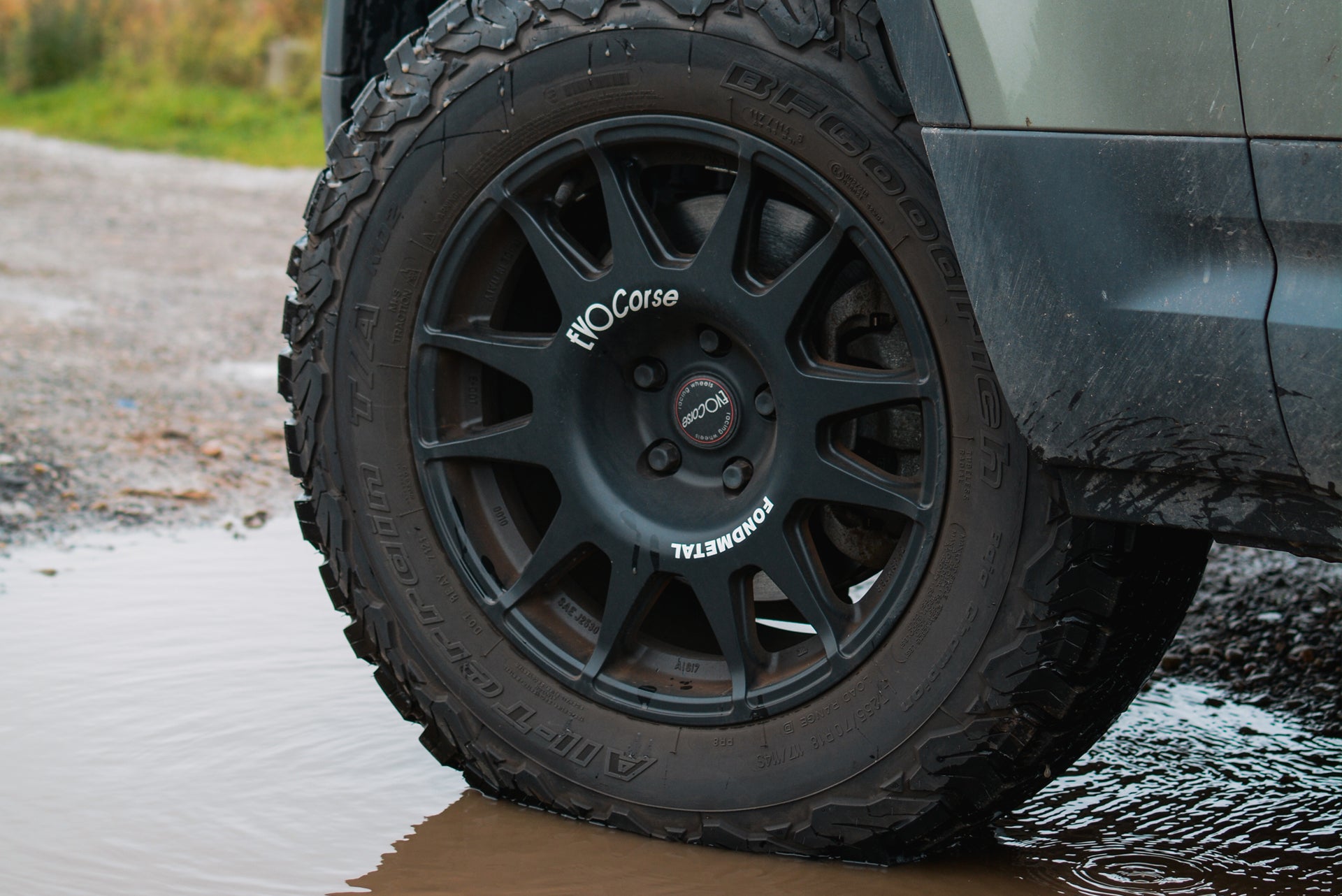 Land Rover Defender (2020+) D250 Hard Top with EVO Corse DakarZero 18" Wheels and Front Runner Slimline II Roof Rack