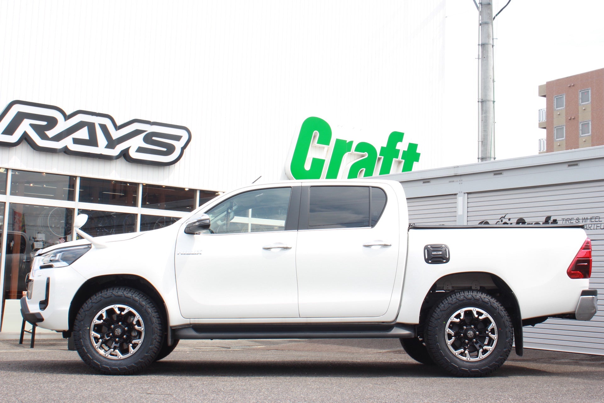 Toyota Hilux (2016+) - MG GOLEM Wheels