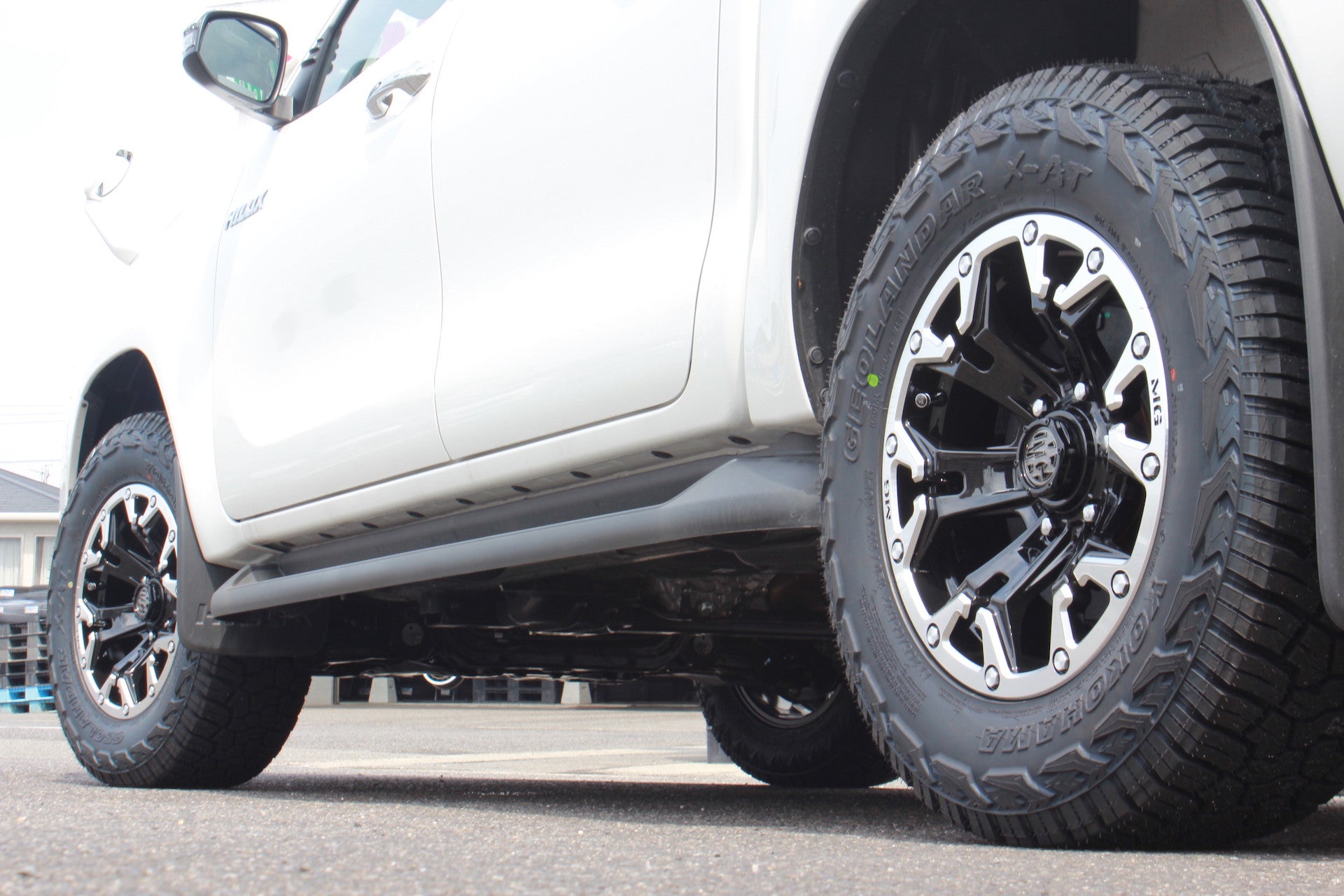 Toyota Hilux (2016+) - MG GOLEM Wheels