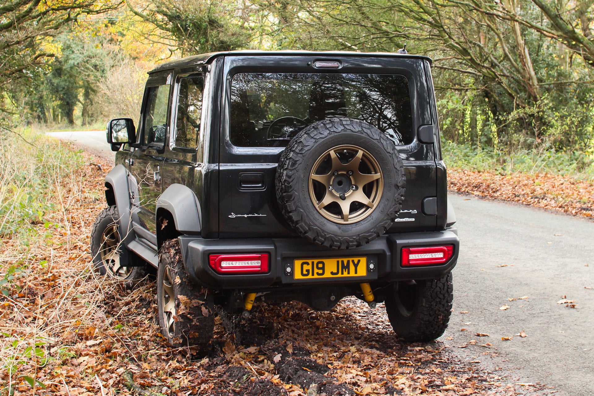 Suzuki Jimny (2018+) with HIGH PEAK J-02 Wheels