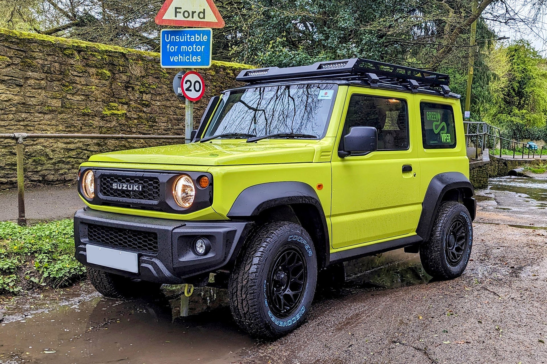 Suzuki Jimny with 16 Inch Magpie M-01 Wheels and Cooper Discoverer AT3 Tyres