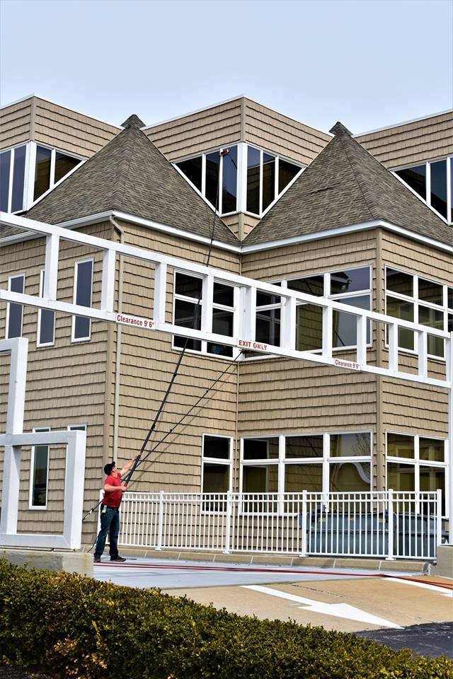 Water fed Pole cleaning 