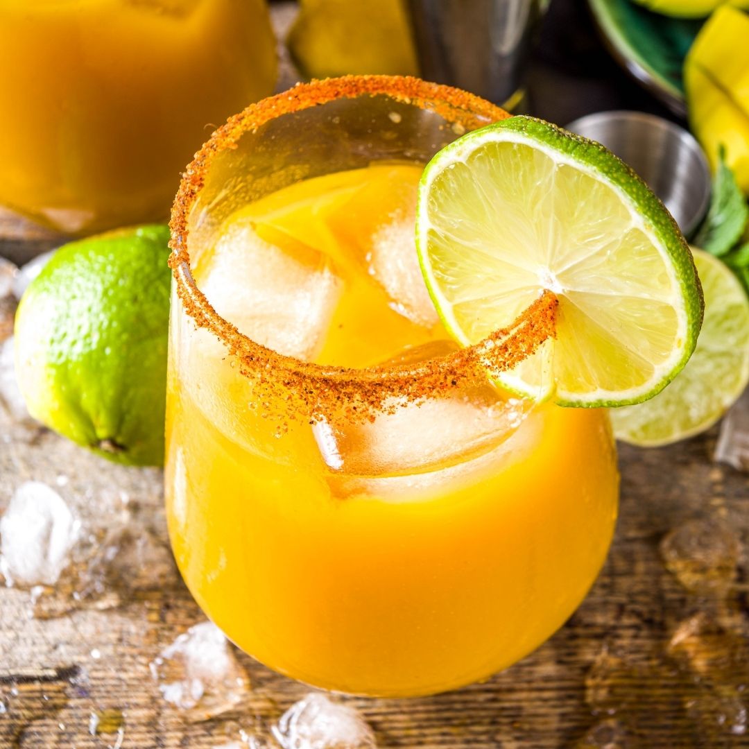 Orange Margarita Recipe! A cocktail is very refreshing, delicious and with all the flavor of orange and lemon.