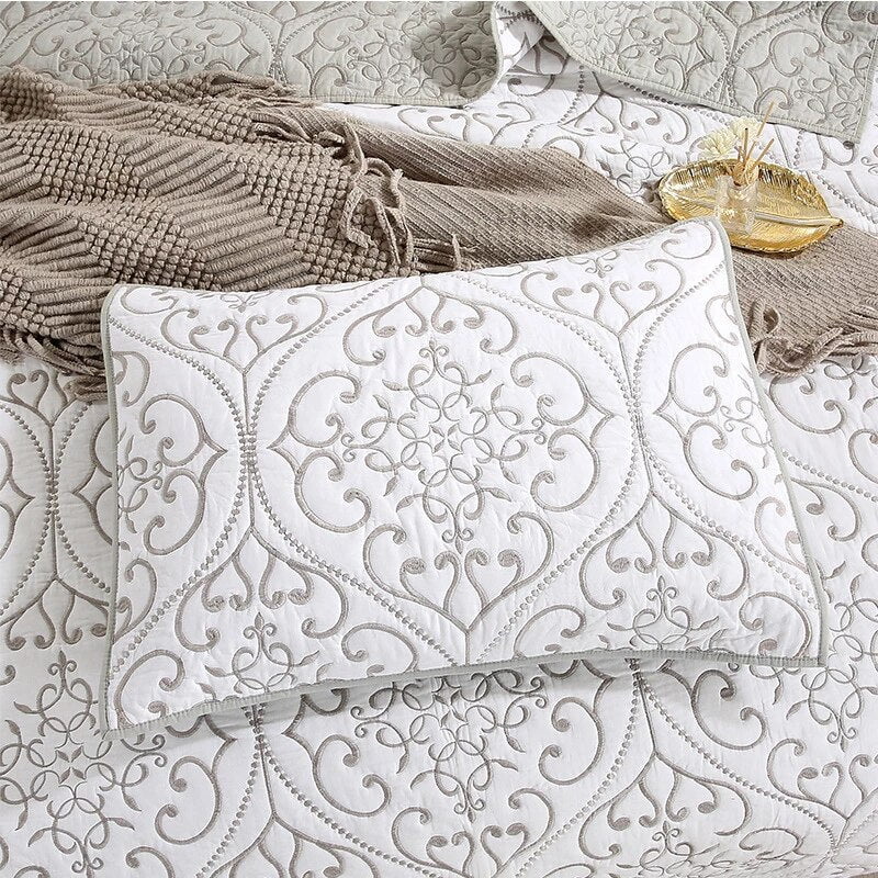 Marionette Coverlet Set