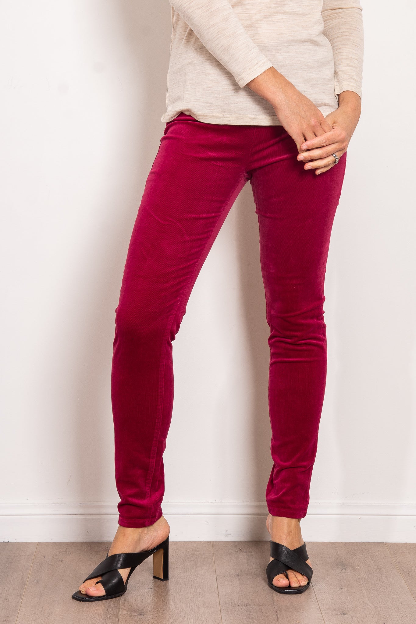 Vassalli Fine Skinny Corduroy Pull On Pant