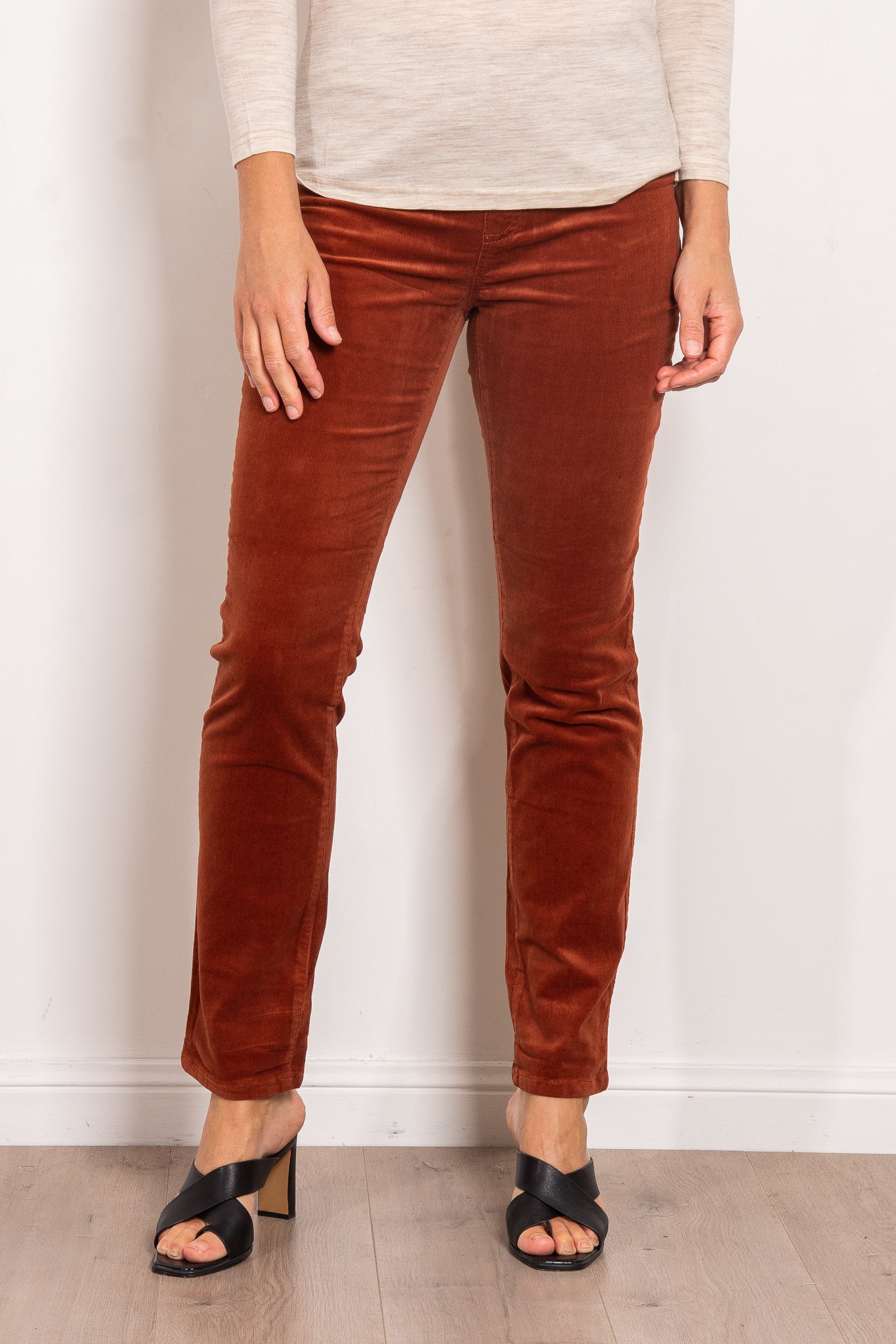 Vassalli Fine Skinny Corduroy Pull On Pant